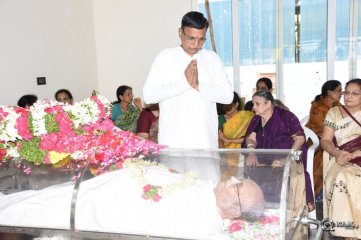 Celebs Pay Condolences to C Narayana Reddy